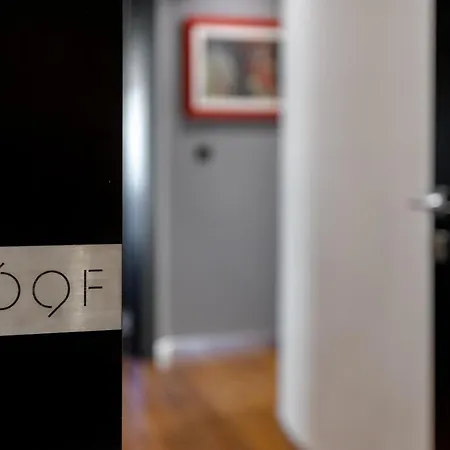 Roof 69 Apartment Split